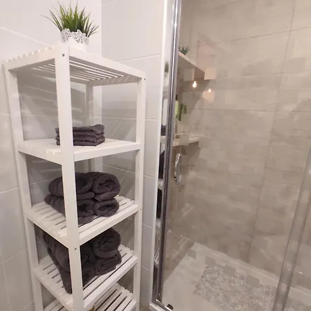 Piso Tranquilo Y Bonito Apartamento